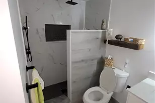 8320 Woodlake Pl, Tampa, FL 33615 - Photo 5