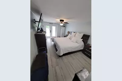 8320 Woodlake Place, Tampa, FL 33615 - Photo 7