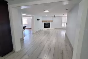 8320 Woodlake Pl, Tampa, FL 33615 - Photo 17