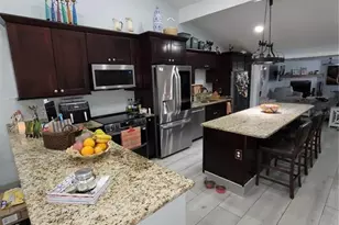 8320 Woodlake Pl, Tampa, FL 33615 - Photo 21