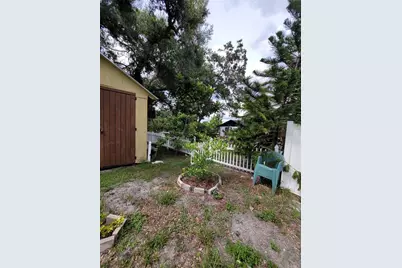 8320 Woodlake Place, Tampa, FL 33615 - Photo 39