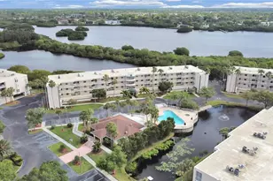 6575 99th Way N, Saint Petersburg, FL 33708 - Photo 1