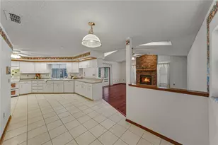 1615 Lady Bower's Trail, Lakeland, FL 33809 - Photo 43