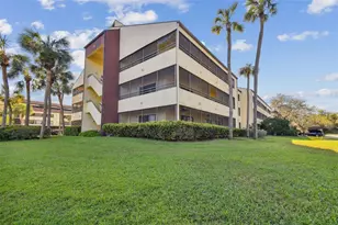 13612 S Village Dr, Tampa, FL 33618 - Photo 5