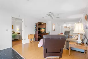 1012 Dunrobin Dr, Palm Harbor, FL 34684 - Photo 17