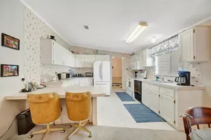 193 S Port Royal Ln, Apollo Beach, FL 33572 - Photo 3