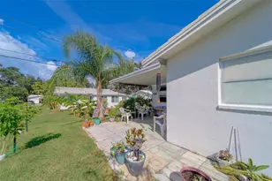 9262 140th Ln, Seminole, FL 33776 - Photo 43