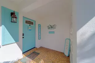 9262 140th Ln, Seminole, FL 33776 - Photo 3