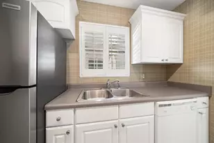 8681 Bardmoor Blvd, Seminole, FL 33777 - Photo 11