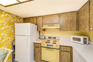 10216 Regal Dr, Largo, FL 33774 - Photo 31