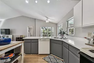 9210 Dayflower Dr, Tampa, FL 33647 - Photo 17