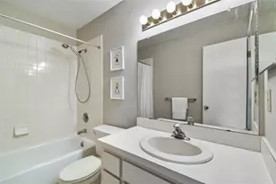 9210 Dayflower Dr, Tampa, FL 33647 - Photo 37