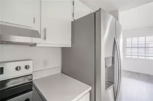 4928 W Gandy Blvd, Tampa, FL 33611 - Photo 9