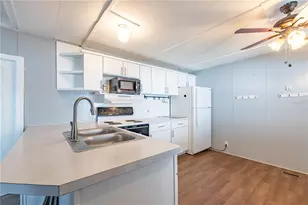 7139 El Conquistador St, Zephyrhills, FL 33541 - Photo 5