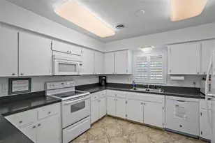 131 Bluff View Dr, Belleair Bluffs, FL 33770 - Photo 41