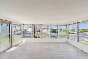 4851 W Gandy Blvd, Tampa, FL 33611 - Photo 13