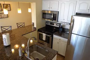 2506 N Rocky Point Dr, Tampa, FL 33607 - Photo 7