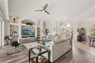 6174 Misty Oaks Dr, Sarasota, FL 34243 - Photo 9