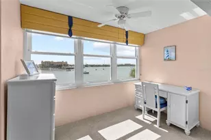 4775 Cove Cir, Saint Petersburg, FL 33708 - Photo 35