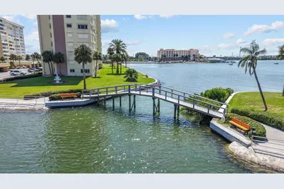 4775 Cove Circle #407, Saint Petersburg, FL 33708 - Photo 11