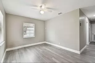 803 W Warren St, Plant City, FL 33563 - Photo 9