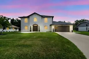 2810 Forest Club Dr, Plant City, FL 33566 - Photo 1