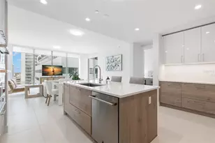 301 1st St S, Saint Petersburg, FL 33701 - Photo 3