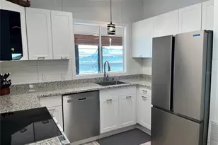 6803 Mt Pleasant Rd NE, Saint Petersburg, FL 33702 - Photo 9