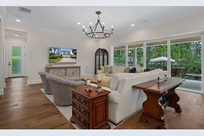 485 Rafael Boulevard NE, Saint Petersburg, FL 33704 - Photo 5