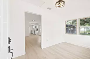 4550 21st St N, Saint Petersburg, FL 33714 - Photo 7