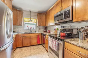 912 Riverside Dr, Tarpon Springs, FL 34689 - Photo 9