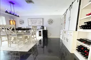 2001 Hawaii Ave NE, Saint Petersburg, FL 33703 - Photo 9