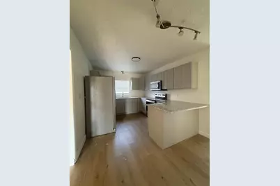264 44th Avenue NE, Saint Petersburg, FL 33703 - Photo 5