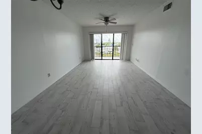145 116th Avenue #303, Treasure Island, FL 33706 - Photo 9