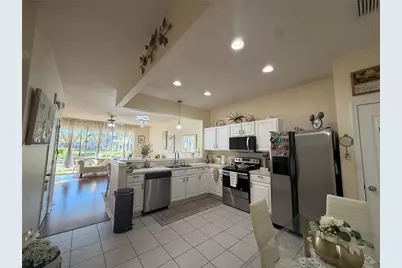26642 Castleview Way, Wesley Chapel, FL 33544 - Photo 11
