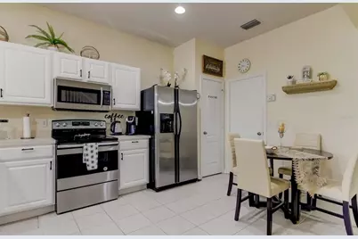 26642 Castleview Way, Wesley Chapel, FL 33544 - Photo 11