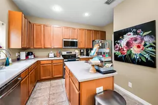 1033 Bella Vista Dr NE, Saint Petersburg, FL 33702 - Photo 13