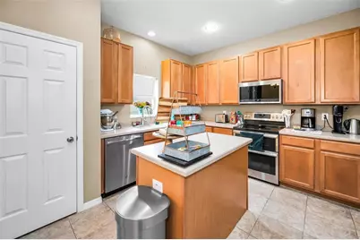 1033 Bella Vista Drive NE, Saint Petersburg, FL 33702 - Photo 11