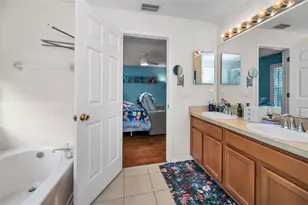 1033 Bella Vista Dr NE, Saint Petersburg, FL 33702 - Photo 27