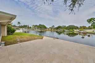 4713 Dover St NE, Saint Petersburg, FL 33703 - Photo 3