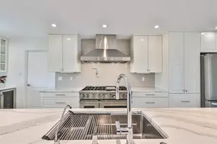 4713 Dover St NE, Saint Petersburg, FL 33703 - Photo 7