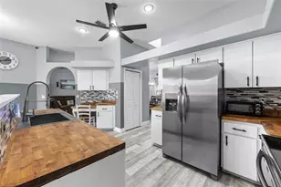 5230 Halstead Ln, Zephyrhills, FL 33541 - Photo 11