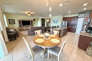 1516 Yale Castle Ct, Ruskin, FL 33570 - Photo 9