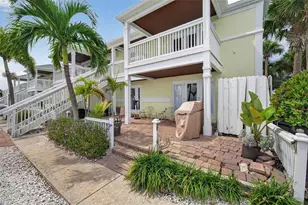 4720 Coquina Key Dr SE, Saint Petersburg, FL 33705 - Photo 9