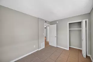 1771 Russell St S, Saint Petersburg, FL 33712 - Photo 19