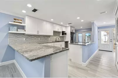 334 Boca Ciega Point Boulevard #606, Saint Petersburg, FL 33708 - Photo 5