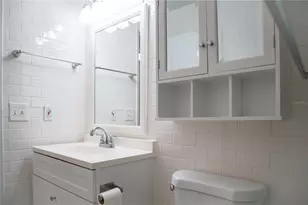 2025 Lakewood Club Dr S, Saint Petersburg, FL 33712 - Photo 9