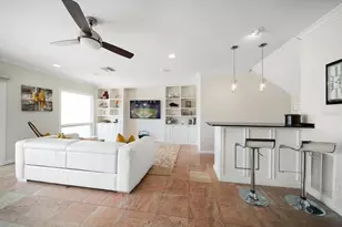 2813 W Hawthorne Rd, Tampa, FL 33611 - Photo 13