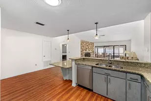 15013 Redcliff Dr, Tampa, FL 33625 - Photo 9