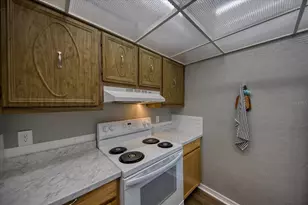 712 Cordova Green, Seminole, FL 33777 - Photo 7